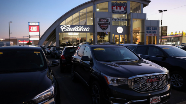General Motors thotë se ka mposhtur Toyota-n në shitjen e makinave në SHBA