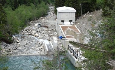 Supremja vendos sërish masë të përkohshme për lejet e hidrocentraleve në Deçan