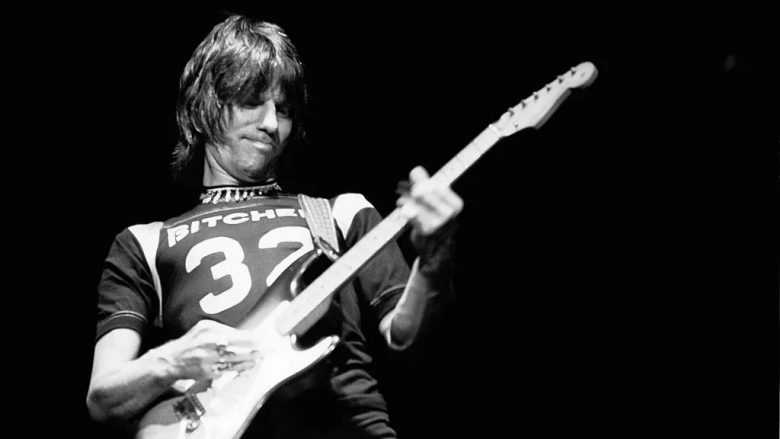 Zemra plot shpirt: Gjeniu i çuditshëm Jeff Beck, “kitaristi i kitaristit”