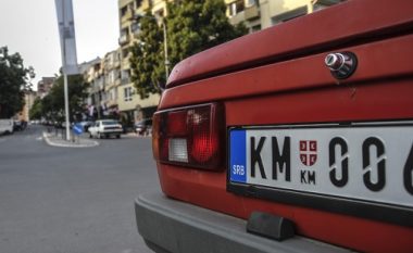 Në veri të Mitrovicës ri-regjistrohen veturat me targa ilegale “KM”