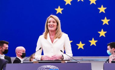 Skandal në Parlamentin Evropian – presidentja Roberta Metsola nuk deklaroi me kohë dhuratat dhe udhëtimet e sponsorizuara