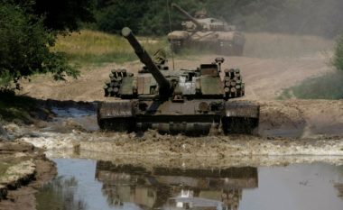 Polonia do të dërgojë 60 tanke të tjera në Ukrainë