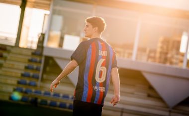 Zyrtare: Gavi është tashmë lojtar i ekipit të parë të Barcelonës, do të mbajë numrin 6