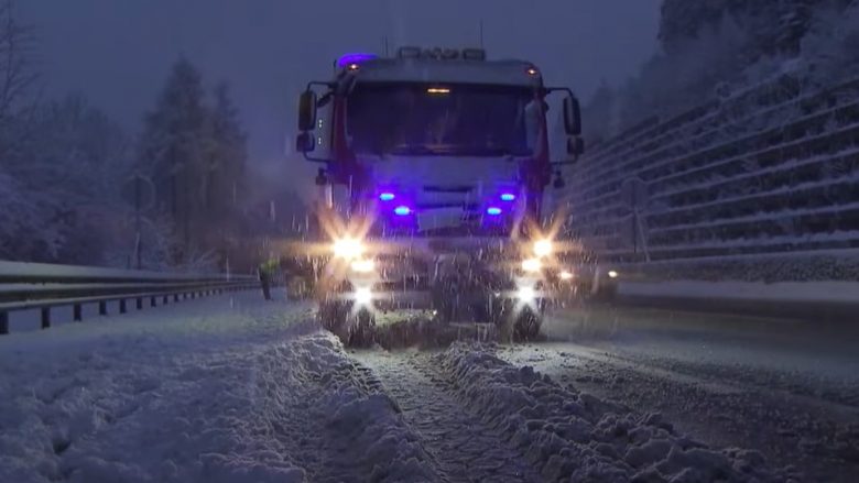 Bora sjell vështirësi trafiku në disa pjesë të Kroacisë, Austrisë e Sllovenisë
