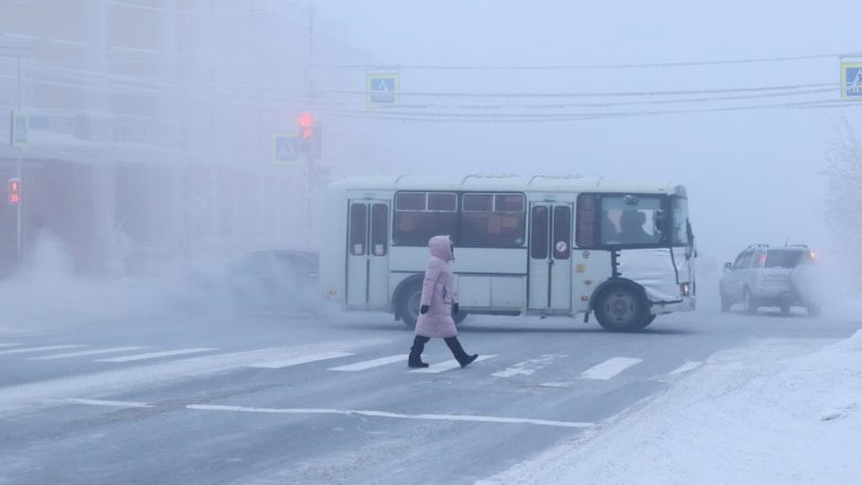 ‘Vishuni si një lakër’: Të mbijetosh në qytetin më të ftohtë në botë ku temperaturat arrijnë në minus 50 gradë Celsius