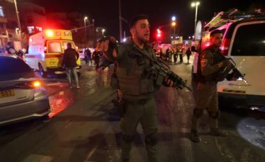 Shtatë të vdekur nga një sulm me armë në një sinagogë në Jerusalem