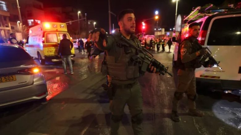 Shtatë të vdekur nga një sulm me armë në një sinagogë në Jerusalem