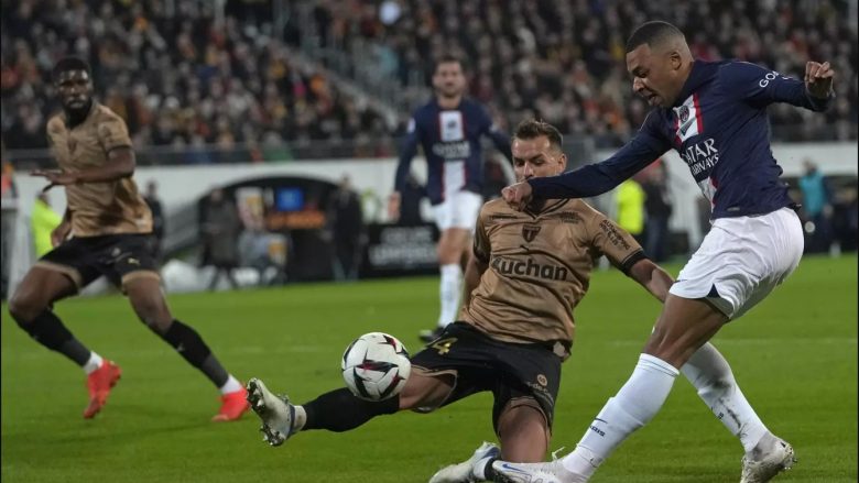 Lens njofton Parisin me humbje, hapet gara për titull në Ligue 1