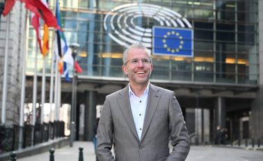 Raportuesi i PE-së: Një hap më afër për udhëtimin e shumëpritur pa viza për Kosovën