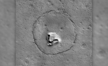 NASA kap imazhin e ‘fytyrës së një ariu’ në Mars