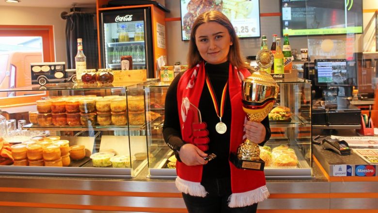 Bleonita Sejdiu nga Kosova shpallet shitësja më e mirë në Gjermani