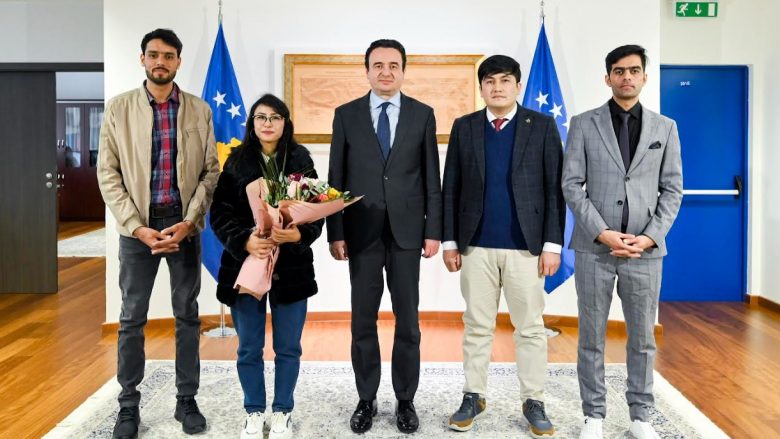 Kurti takon gazetarët afganë, populli i Kosovës bashkëndjen me kauzën e popullit afgan