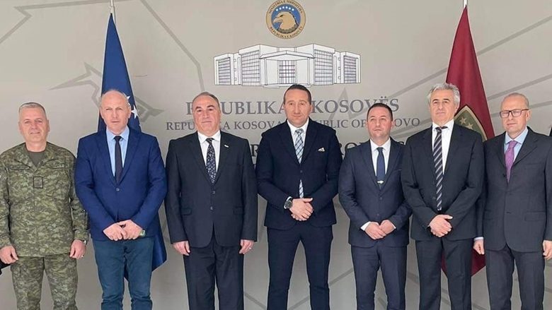 AKB-ja dhe Ministria e Mbrojtjes nënshkruajnë memorandum bashkëpunimi