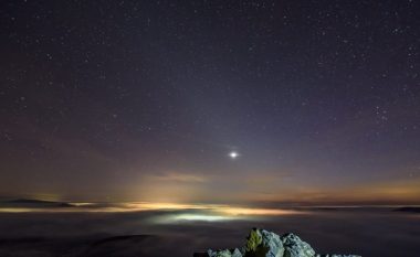 Astronomët paralajmërojnë: Yjet po zhduken me shpejtësi