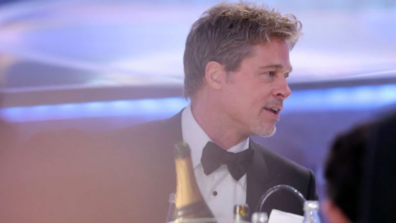 Brad Pitt u shfaq me model të ri flokësh në Golden Globe, aktori nuk po plaket