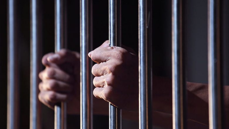 Përdhunoi të miturën shqiptare në kampet e qëndrimit në Angli, afgani dënohet me 12 vite burg