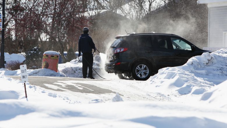 Sa shpesh e lani – dhe a duhet të lani – makinën tuaj në dimër?