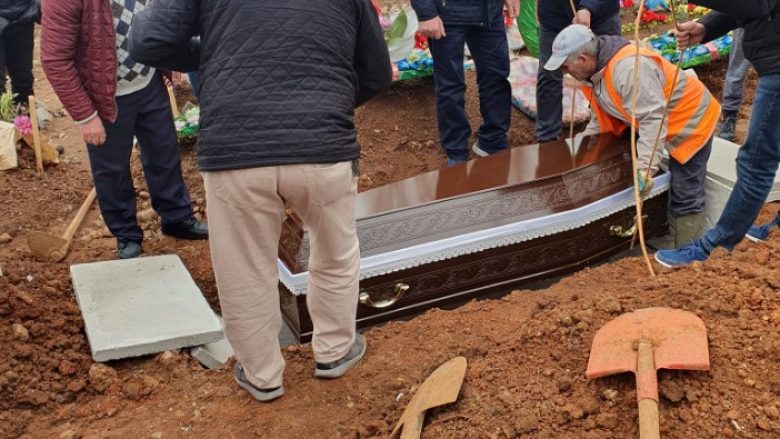 Varroset kuksiani i vrarë në Prizren, babai i tij: Serbinë e luftuam bashkë, kurrë nuk besoja se kemi plumba për shqiptarë