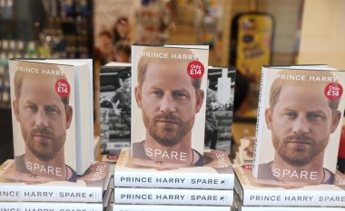 Libri autobiografik i Princit Harry thyen rekordet e të gjitha kohërave, shiten mbi 1.4 milion ekzemplarë vetëm në ditën e parë të botimit
