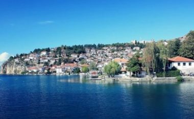 Ohër: Mbyllen hotelet buzë liqenit, shkak rritja e çmimeve