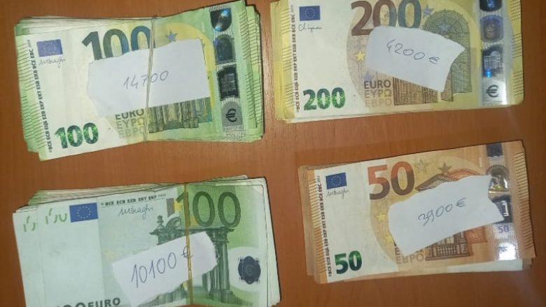 Shoqërohen dy persona në Polici, u kapen me 33 mijë euro në veturë në Bresje të Fushë Kosovës