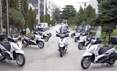 Dorëzohen pajisje në vlerë 7,3 milion denarë për nevojat e policisë së trafikut në Maqedoni