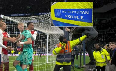 Policia ngre akuza ndaj tifozit që e shqelmoi Aaron Ramsdale në derbin mes Tottenhamit dhe Arsenalit