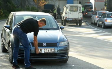 Policia e Kosovës ua ndalon hyrjen veturave me targa KM që kanë vazhduar regjistrimin pas marrëveshjes së Brukselit