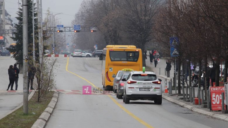 Për dy ditë ndalohet qarkullimi i transportit publik dhe automjeteve taxi në sheshin “Xhorxh Bush”