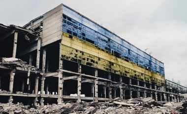 Mbi 300 miliardë dollarë asete të ngrira ruse, BE-ja shqyrton mundësinë e përdorimit të tyre për rindërtimin e Ukrainës