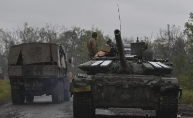 Hapën gropa, nuk kishin uniforma e as ushqim të mjaftueshëm – ushtarët rusë ikën nga Ukraina, morën taksi për t’u kthyer në shtëpi