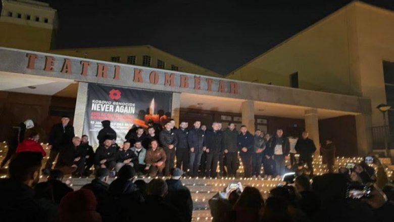 Ndizen qirinj në përkujtim të viktimave të masakrës së Reçakut