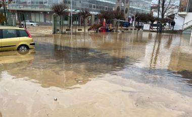 Komuna e Skenderajt hap fondin për t’i ndihmuar familjet e prekura nga vërshimet