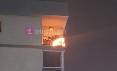 Zjarr në ballkonin e një banese në Fushë Kosovë, ishin hedhur fishekzjarrë