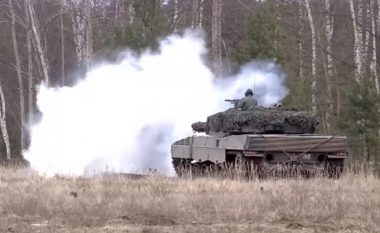 Ushtarët ukrainas fillojnë trajnimin në Poloni për tanket gjermane Leopard 2