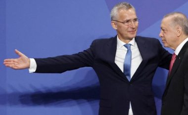 Stoltenberg udhëton për në Turqi, do të tentojë ta bindë Erdoganin të lejojë pranimin e Suedisë dhe Finlandës në NATO