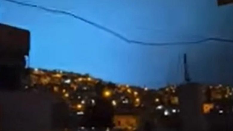 Ekspertët në Turqi shpjegojnë pse u shfaq drita në qiell gjatë tërmeteve shkatërruese