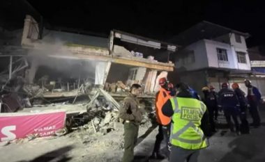 Humbin jetën gjashtë persona dhe 800 tjerë lëndohen nga dy tërmetet e tjera që goditën mbrëmë Turqinë