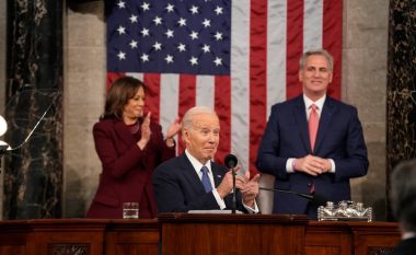 Biden mban fjalim në Kongresin amerikan, Republikanët i vërshëllejnë