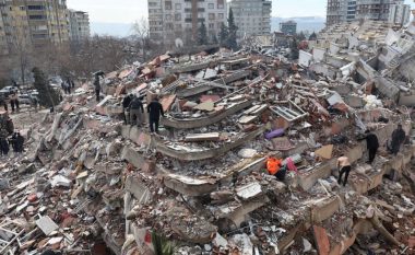 Mbi 19.300 të vdekur nga tërmeti në Turqi e Siri