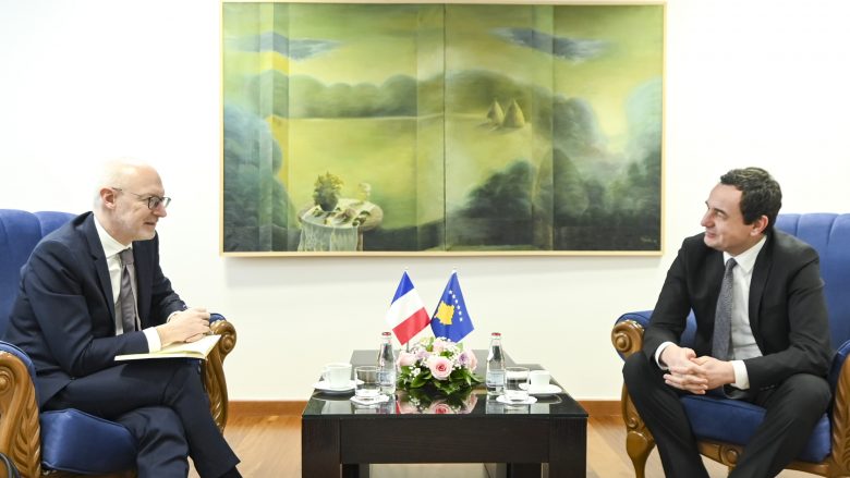 Kurti dhe ambasadori francez flasin për planin franko-gjerman për normalizim të raporteve me Serbinë