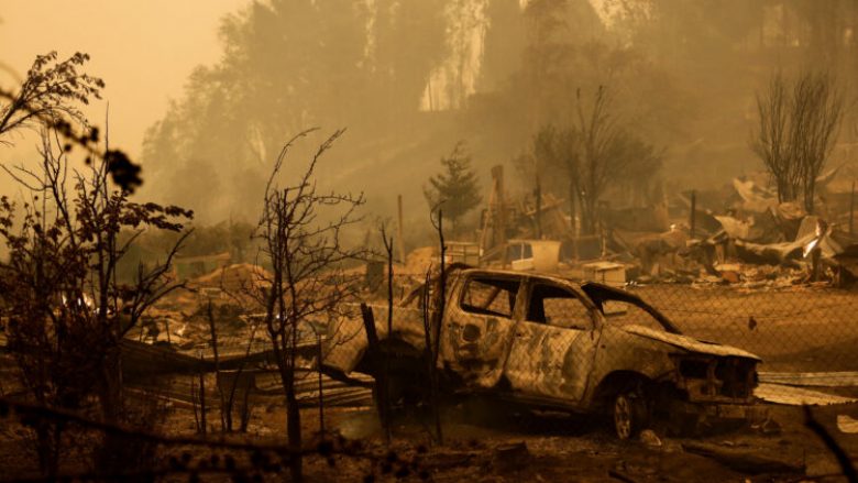 Zjarret djegin për së gjalli katër persona në dy vetura – të paktën 13 të vdekur në Kili
