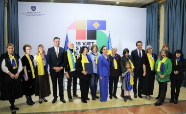 Udhëheqësit e shtetit ndanë letër-falënderime për gazetarët nga Ukraina, Konjufca: Kosova do të qëndrojë deri në fund me popullin ukrainas