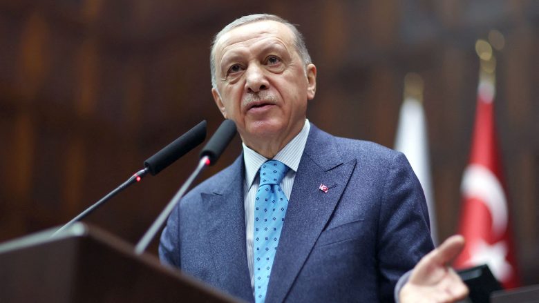 Erdogan: Turqia nuk do të lejojë anëtarësimin e Suedisë në NATO
