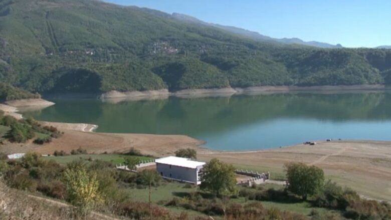 Liqeni i Dibrës nuk ka koncesioner për peshkimin