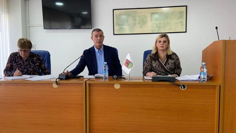 Komuna e Obiliqit e gatshme t’i lirojë qytetarët nga tatimi deri 100 euro, por ka dy kërkesa