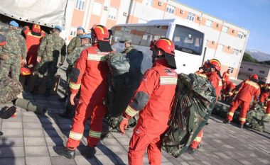 Shqipëria i del në ndihmë Turqisë, dërgon një skuadër prej 53 trupash të kërkim-shpëtimit