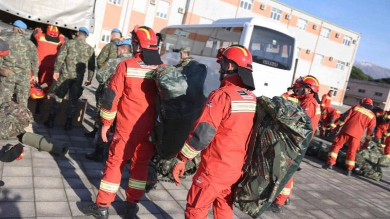 Shqipëria i del në ndihmë Turqisë, dërgon një skuadër prej 53 trupash të kërkim-shpëtimit