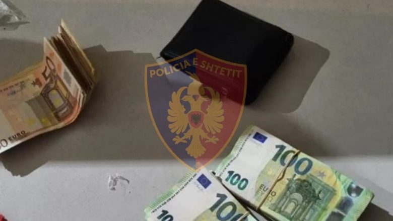 Me 20 mijë euro të padeklaruara në kufi, 37-vjeçari nën hetim