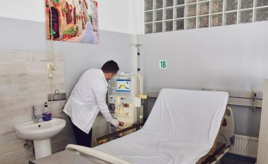 17 pacientë nga Shqipëria marrin shërbime të dializës falas në Kosovë